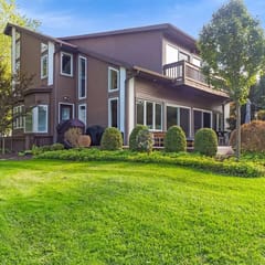 Spacious 5BR Home | Sauna | Game Room |Fireplace
