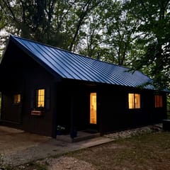 Stylish Bungalow near Saugatuck