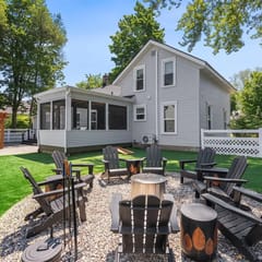 Fenced Downtown Douglas Home near Water | Hot Tub