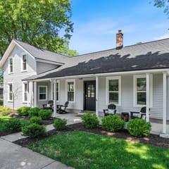 Group-Friendly Downtown Douglas Retreat | Hot Tub