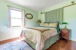Spacious 4BR Fennville Farmhouse w/ Pool Table