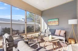 Chic Escape  w/ Courtyard, Game Lounge, Hot Tub!