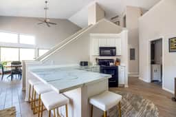 Contemporary Downtown Loft | Walk Everywhere!