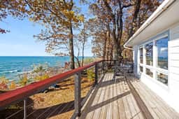 Lakefront Cottage with Hot Tub & Beach Access
