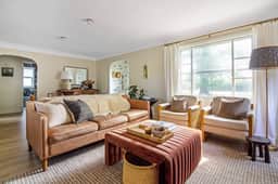 New Listing! Stylish Country Escape in Fennville