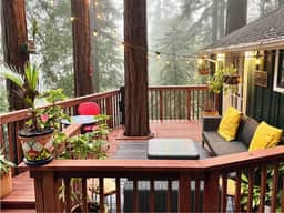 Hillside Retreat in the Redwoods w/ Hot Tub