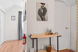 Bright 1-BR Apartment in Downtown Douglas