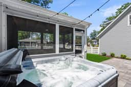 Chestnut Estate: 2 Homes · Hot Tub + Fire Pit