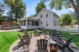 Chestnut Estate: 2 Homes · Hot Tub + Fire Pit