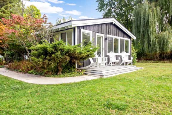 Cozy Oasis | Sunroom | Steps to the Beach - Image 1