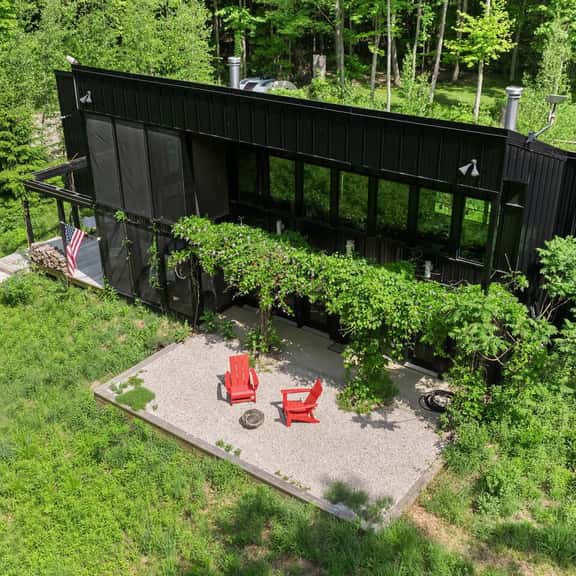 Midnight Hollow | Modern Getaway - Image 1