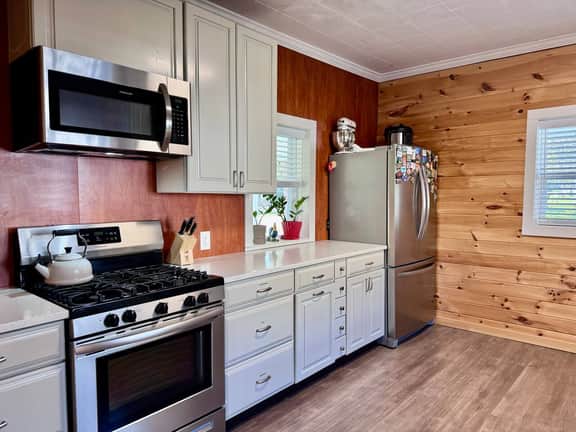 Spacious Farmhouse | Walk to Downtown & Waterfront