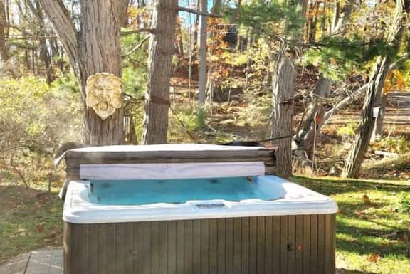 Stylish & Spacious Home | Hot Tub & 3-Season Deck