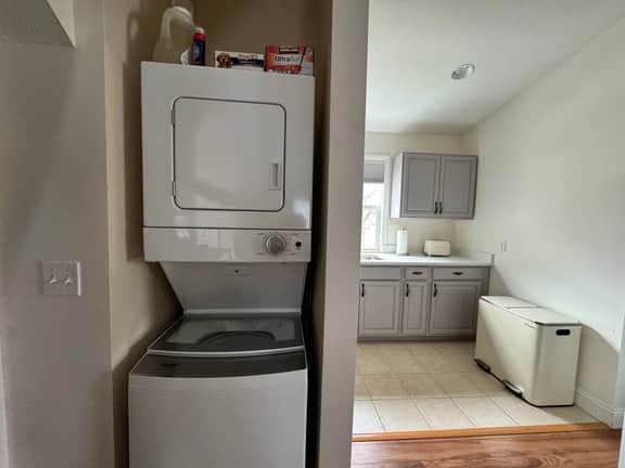 Bright 1-BR Apartment in Downtown Douglas