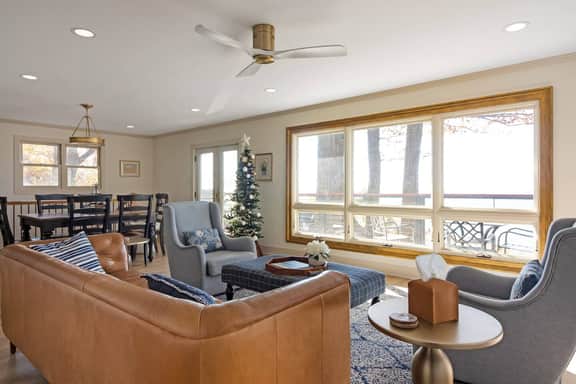 Lakefront Cottage with Hot Tub & Beach Access