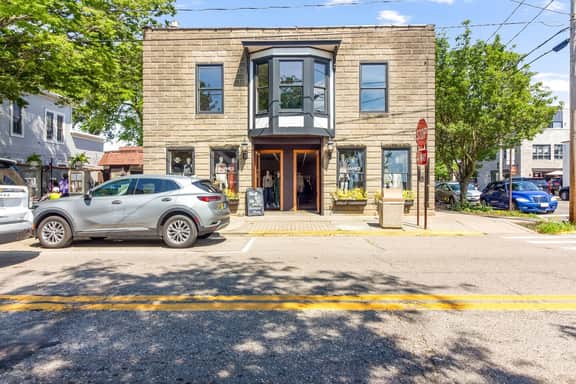 New Listing! 2BR Saugatuck Loft | Walk Everywhere