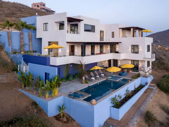 Dream vacation home (4bd/5ba) overlooking Pacific.