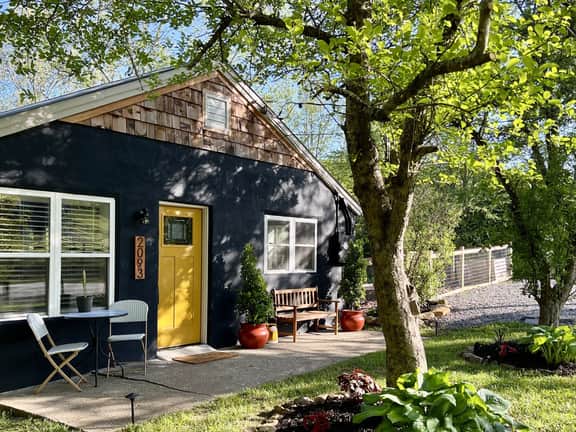 Creekside Cottage w/ Hot Tub near Asheville center