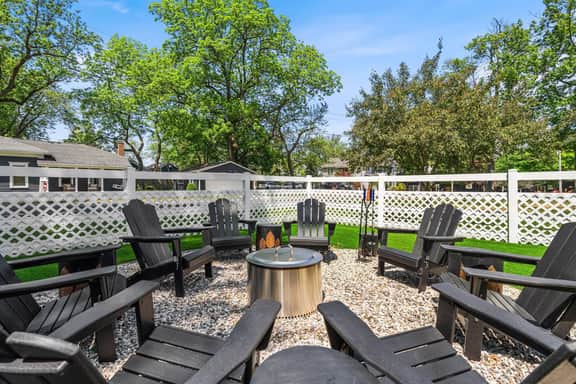 Renovated 1871 Chestnut House | Hot Tub & Fire Pit
