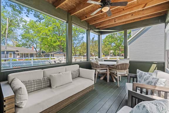 Chestnut Estate: 2 Homes · Hot Tub + Fire Pit
