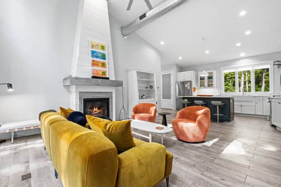 Luxury, Modern Private Estate on 5 Acres - Image 5