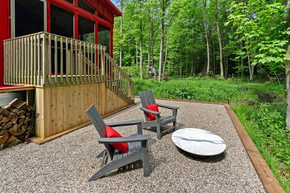 Luxury, Modern Private Estate on 5 Acres - Image 4