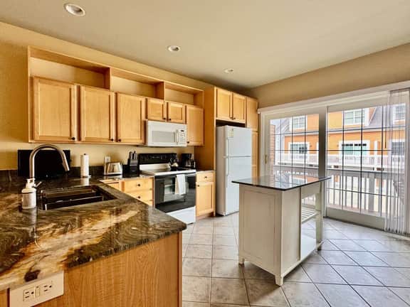 Watermark | 3BR Retreat | Balcony | Fireplace - Image 5