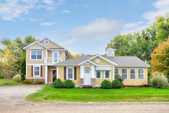 Family-Friendly Beach Getaway | Hot Tub + Fire Pit