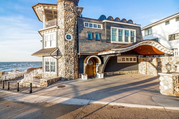 Luxury Beachfront Home in Macatawa Park