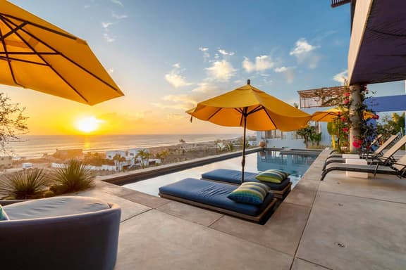Dream vacation home (4bd/5ba) overlooking Pacific.
